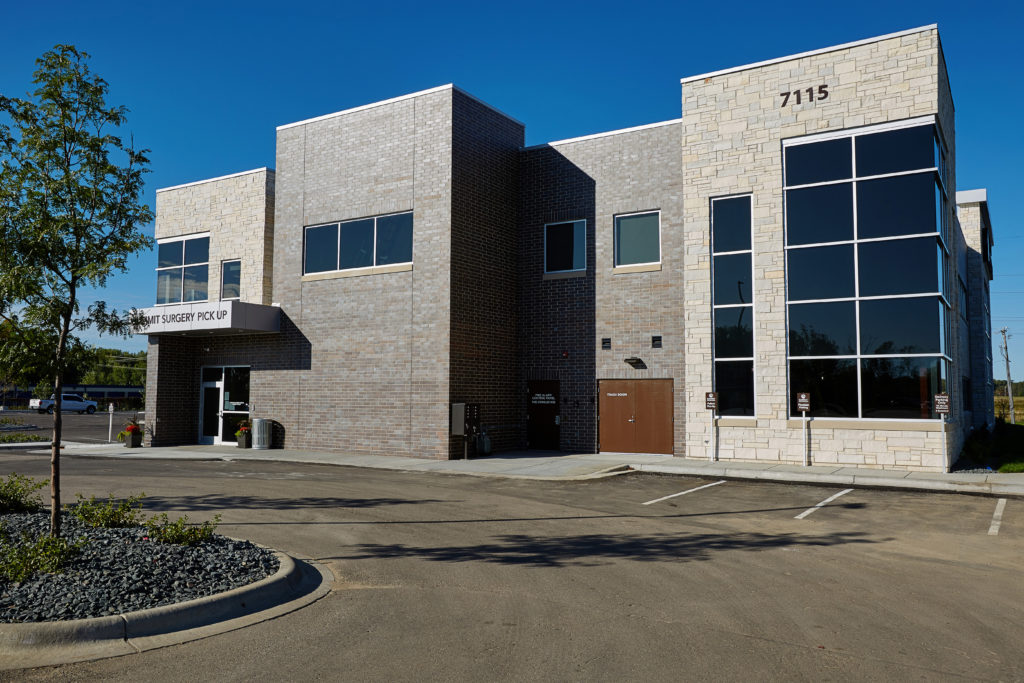 Woodbury Summit surgery pick up entrance